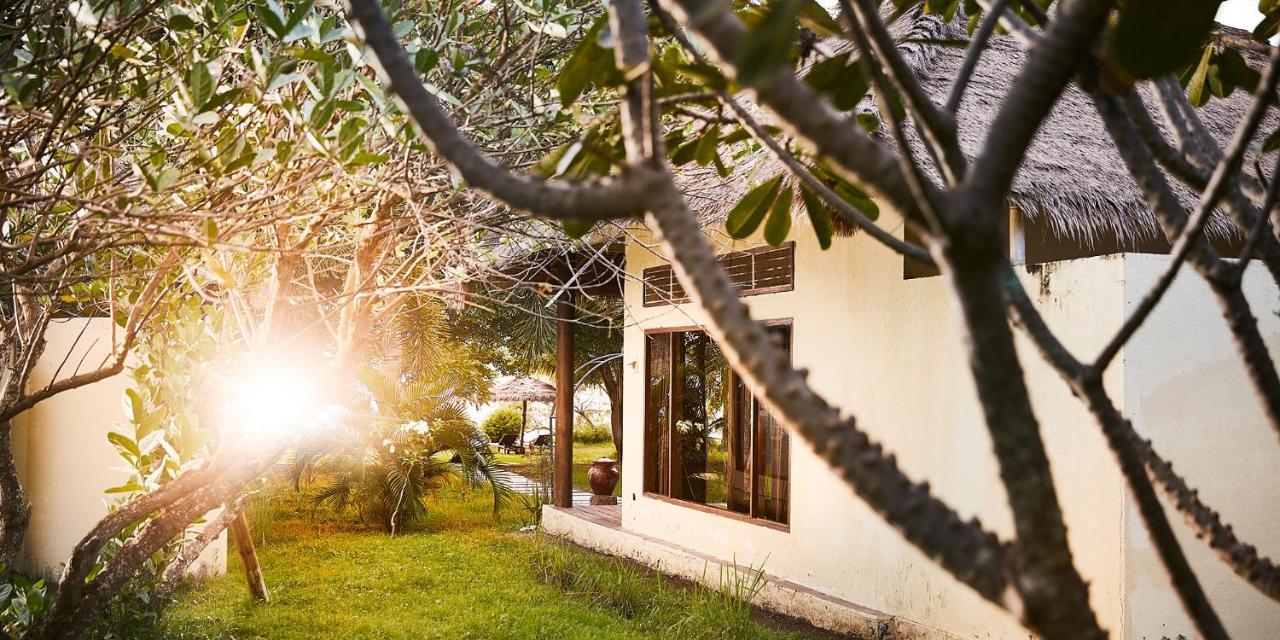 Pearl Beach Resort Gili Asahan Eksteriør billede